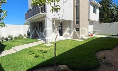 CASA EN VENTA ETLA