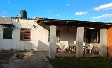 VENTA CASA 3 DORMITORIOS- LAS VARILLAS