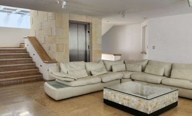 Casa en Renta Amueblada Fracc. Regency JURICA