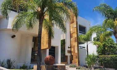 Casa en Renta Amueblada Fracc. Regency JURICA