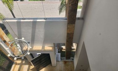 Casa en Renta Amueblada Fracc. Regency JURICA
