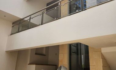 Casa en Renta Amueblada Fracc. Regency JURICA