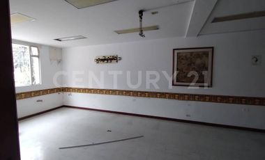 En Renta. Casa ideal para construir tu nuevo multi proyecto Empresarial.