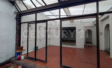 En Renta. Casa ideal para construir tu nuevo multi proyecto Empresarial.