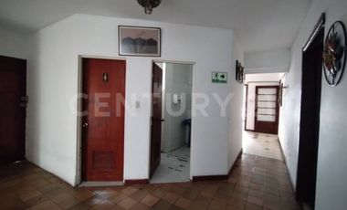 En Renta. Casa ideal para construir tu nuevo multi proyecto Empresarial.