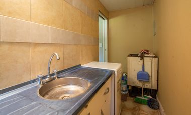 VENTA CASA 4 AMBIENTES C/ PARQUE