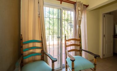 VENTA CASA 4 AMBIENTES C/ PARQUE