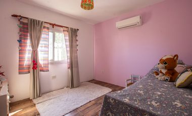 VENTA CASA 4 AMBIENTES C/ PARQUE