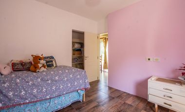 VENTA CASA 4 AMBIENTES C/ PARQUE