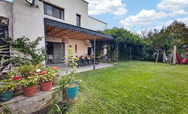 Venta Casa de 6 ambientes Barrio Las Liebres