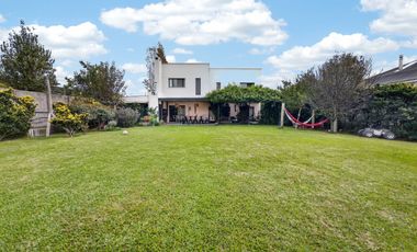 Venta Casa de 6 ambientes Barrio Las Liebres