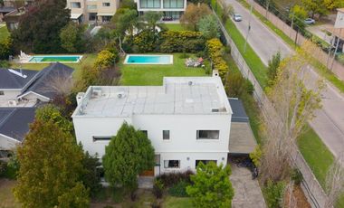 Venta Casa de 6 ambientes Barrio Las Liebres