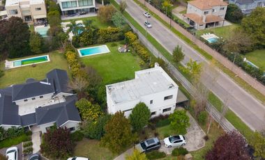 Venta Casa de 6 ambientes Barrio Las Liebres