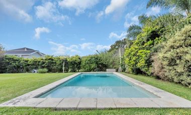 Venta Casa de 6 ambientes Barrio Las Liebres