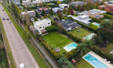 Venta Casa de 6 ambientes Barrio Las Liebres