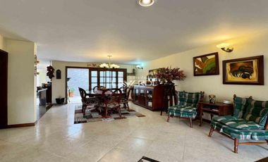 Casa de 3 Niveles en Venta en Chía-Terraza y Excelente Distribución