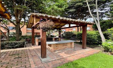 Casa de 3 Niveles en Venta en Chía-Terraza y Excelente Distribución