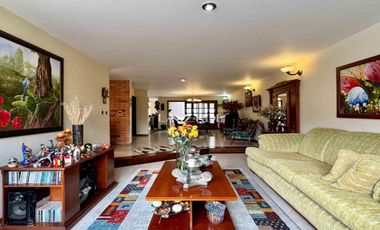 Casa de 3 Niveles en Venta en Chía-Terraza y Excelente Distribución