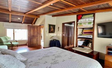 Casa de 3 Niveles en Venta en Chía-Terraza y Excelente Distribución