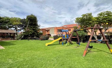Casa de 3 Niveles en Venta en Chía-Terraza y Excelente Distribución