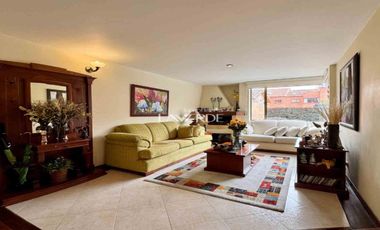 Casa de 3 Niveles en Venta en Chía-Terraza y Excelente Distribución