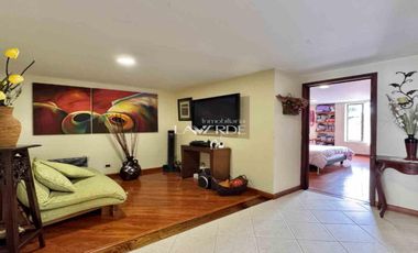 Casa de 3 Niveles en Venta en Chía-Terraza y Excelente Distribución