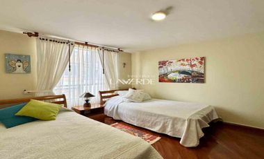 Casa de 3 Niveles en Venta en Chía-Terraza y Excelente Distribución