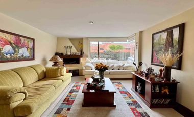 Casa de 3 Niveles en Venta en Chía-Terraza y Excelente Distribución