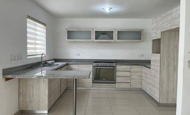 Casa en Renta en Cumbres San Agustín