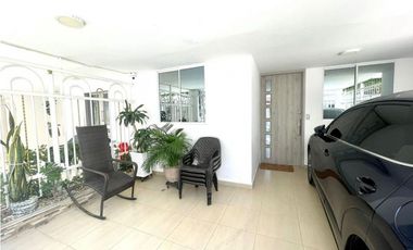 HERMOSA CASA REMODELADA EN SECTOR TERRANOVA -060-