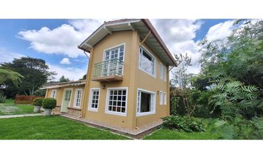 ARRIENDO CASA CAMPESTRE AMOBLADA – PARCELAS EN COTA $4'750.000