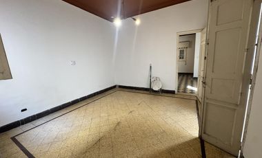 Cada  4 D en avenida avellaneda al 600, ideal consultorios