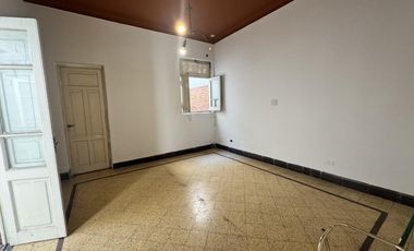 Cada  4 D en avenida avellaneda al 600, ideal consultorios