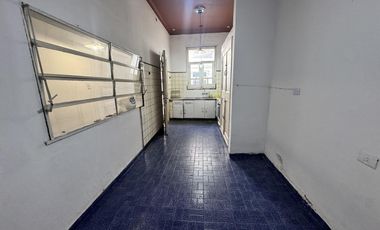 Cada  4 D en avenida avellaneda al 600, ideal consultorios