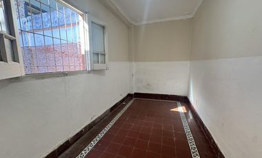 Cada  4 D en avenida avellaneda al 600, ideal consultorios