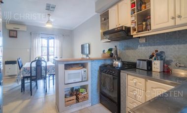 Venta de Departamento de 3 dormitorios y 2 baños en Barrio Constituyentes
