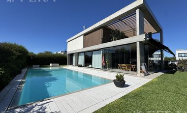 Venta Casa 6 ambientes con piscina en Greenville