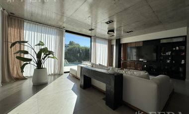 Venta Casa 6 ambientes con piscina en Greenville