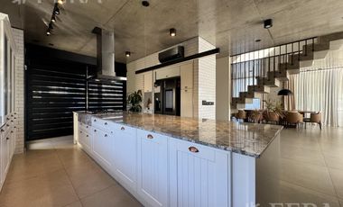 Venta Casa 6 ambientes con piscina en Greenville