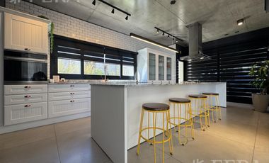 Venta Casa 6 ambientes con piscina en Greenville