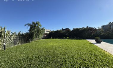 Venta Casa 6 ambientes con piscina en Greenville