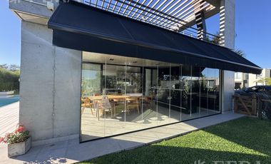 Venta Casa 6 ambientes con piscina en Greenville