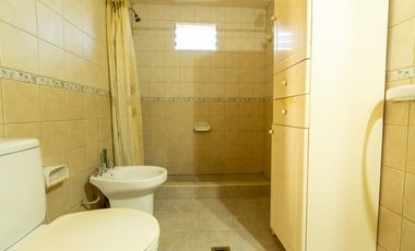 Casa en B° Cementista Residencial/ Apta credito y se reciben permutas/ 3 Dorm/ Cochera doble