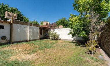 Casa en B° Cementista Residencial/ Apta credito y se reciben permutas/ 3 Dorm/ Cochera doble