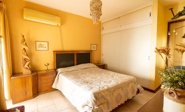 Casa en B° Cementista Residencial/ Apta credito y se reciben permutas/ 3 Dorm/ Cochera doble