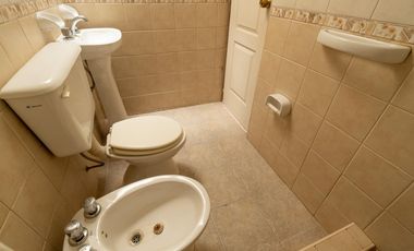 Casa en B° Cementista Residencial/ Apta credito y se reciben permutas/ 3 Dorm/ Cochera doble