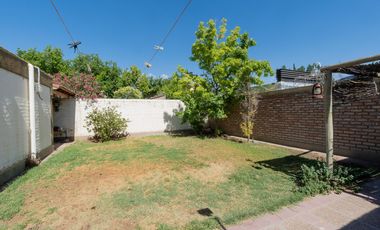 Casa en B° Cementista Residencial/ Apta credito y se reciben permutas/ 3 Dorm/ Cochera doble