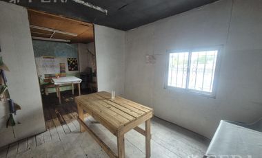 Venta local de 216 m2 en Wilde
