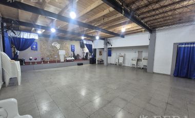 Venta local de 216 m2 en Wilde