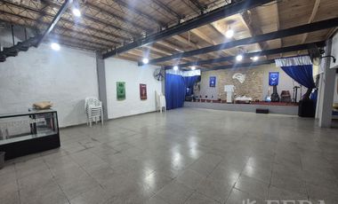 Venta local de 216 m2 en Wilde